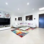 Luxury With Swimming Pool #1903 Apartament *