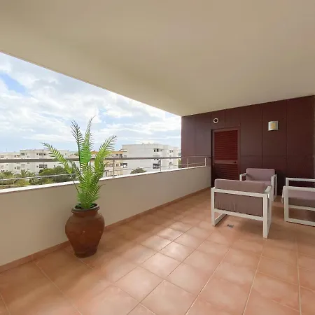 Luxury With Swimming Pool #1903 Apartament