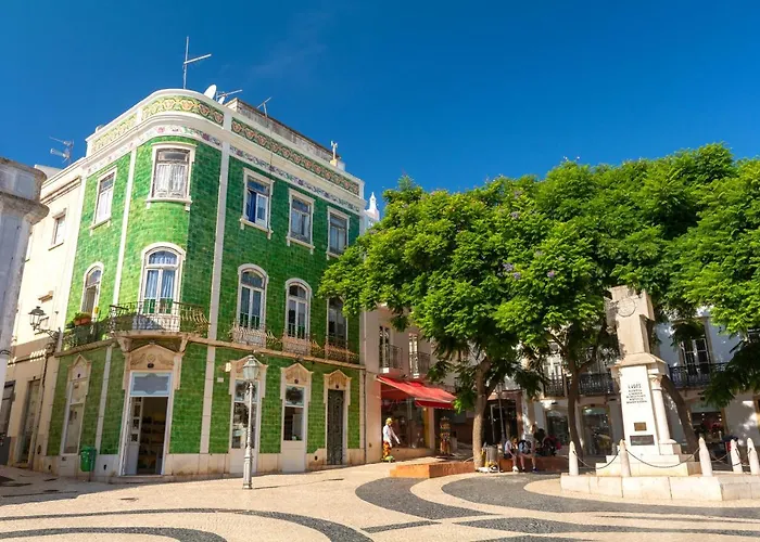 Luxury With Swimming Pool #1903 아파트