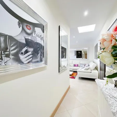 Luxury With Swimming Pool #1903 Apartman