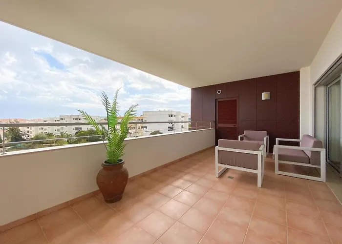 Luxury With Swimming Pool #1903 Apartmán