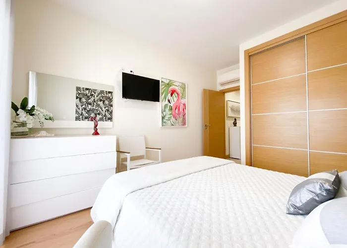 Apartmán Luxury With Swimming Pool #1903 *