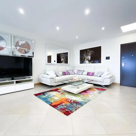 Luxury With Swimming Pool #1903 Appartement *